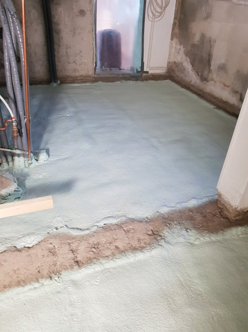 Källare isolerad med sprayskum